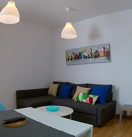 Mitjana Plaza Apartment *